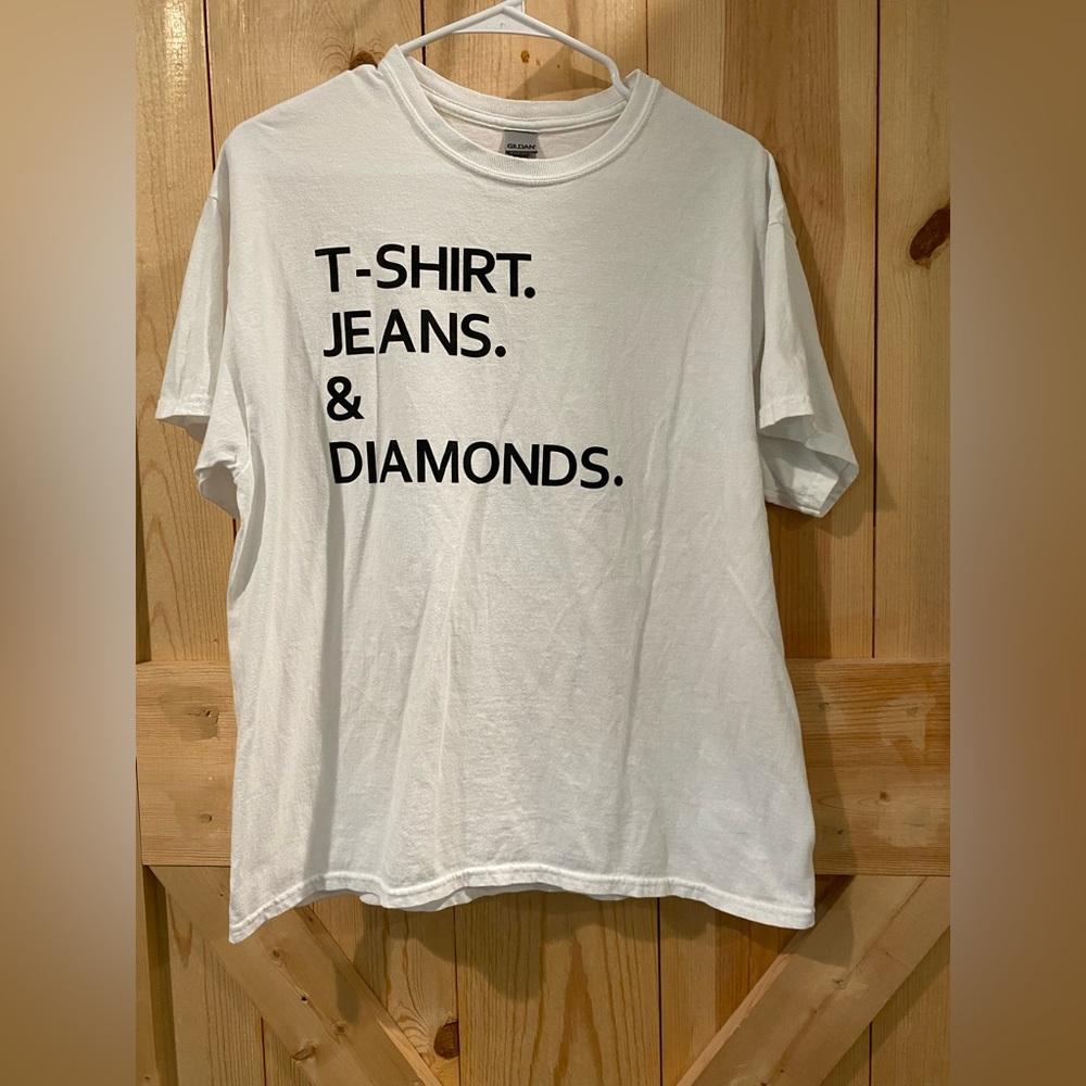 🎁White t shirt with quote